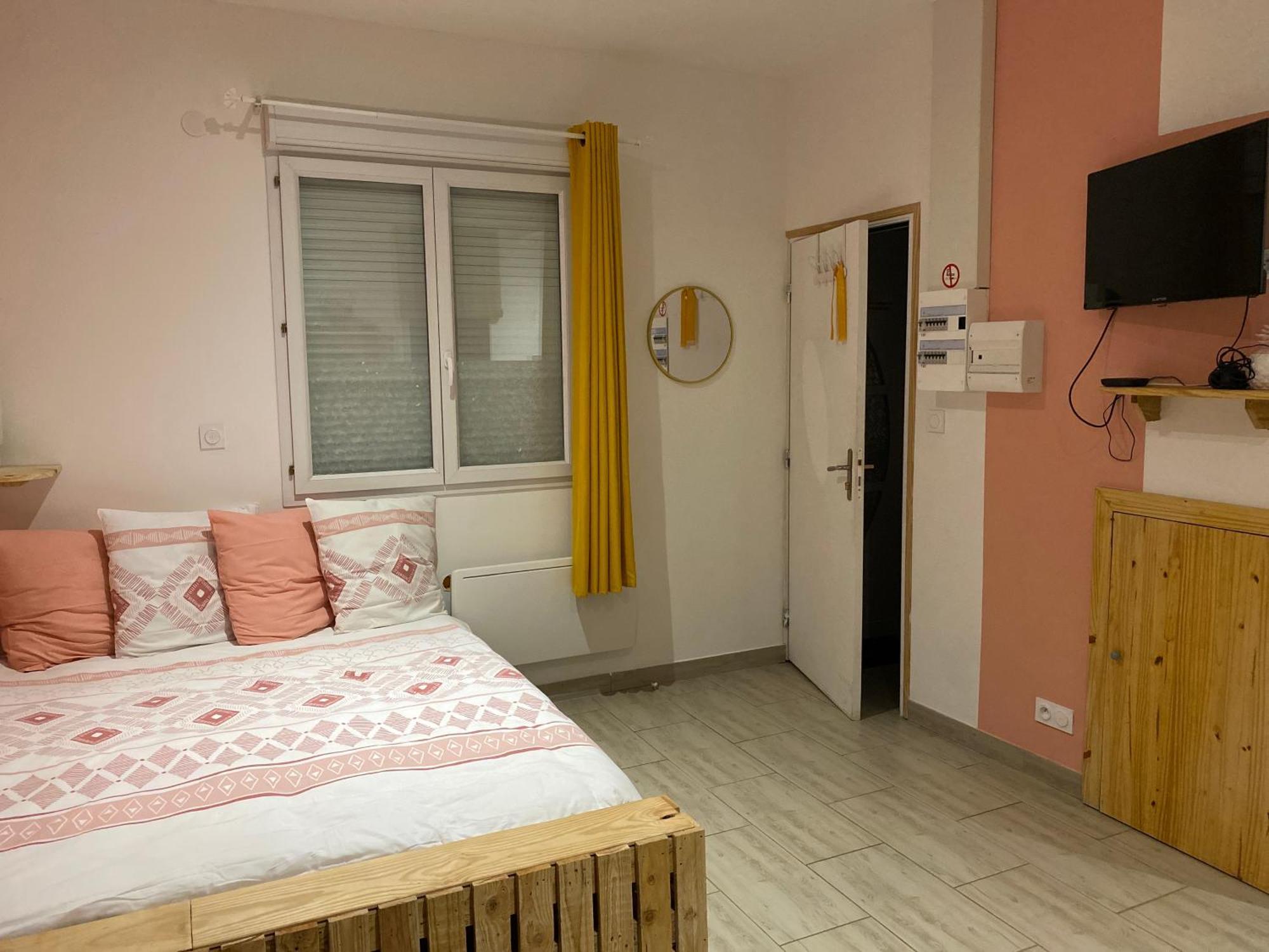 La Petite Escapade Apartment Calais Exterior photo